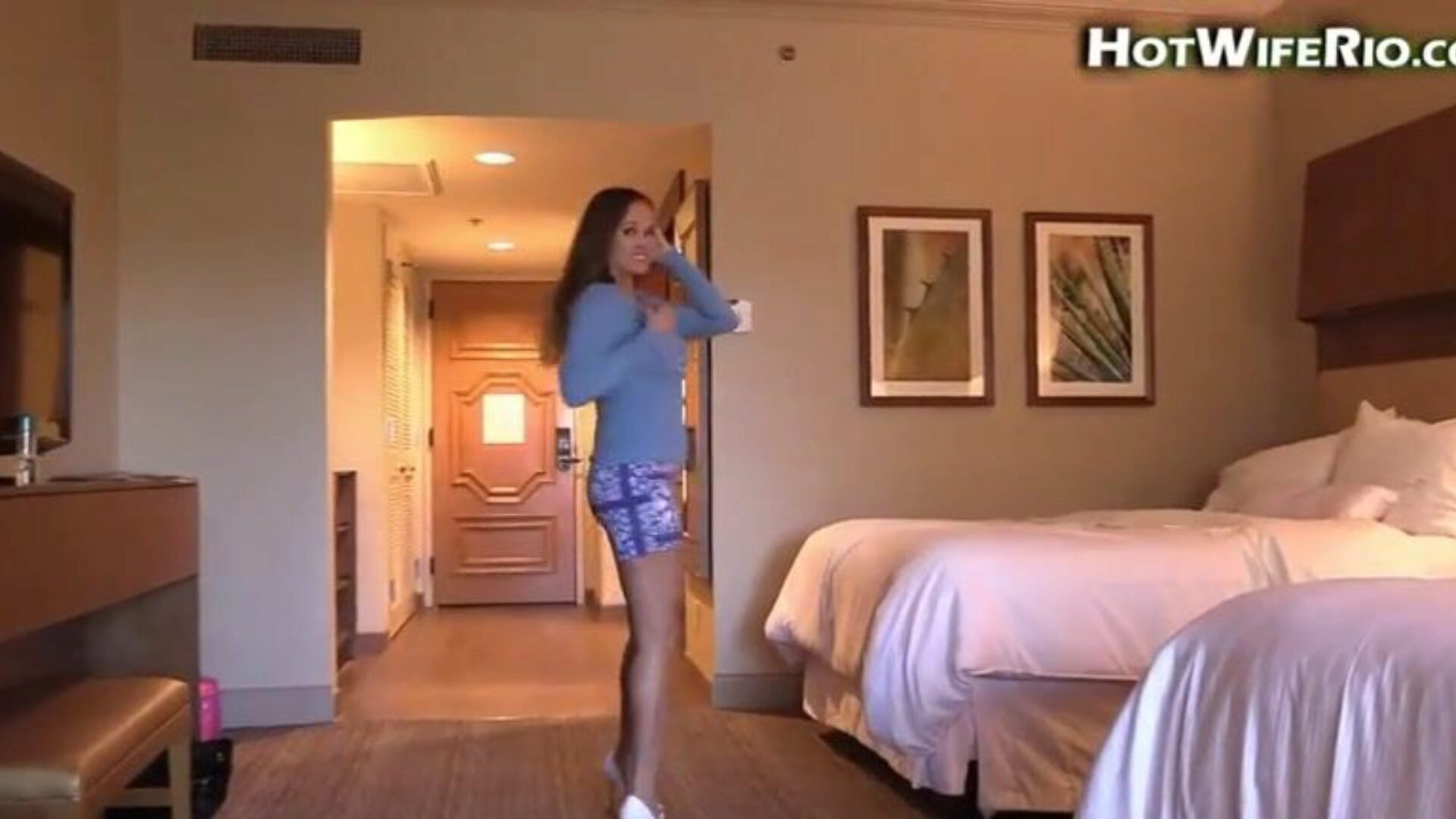HotWifeRio cuckold in a motel